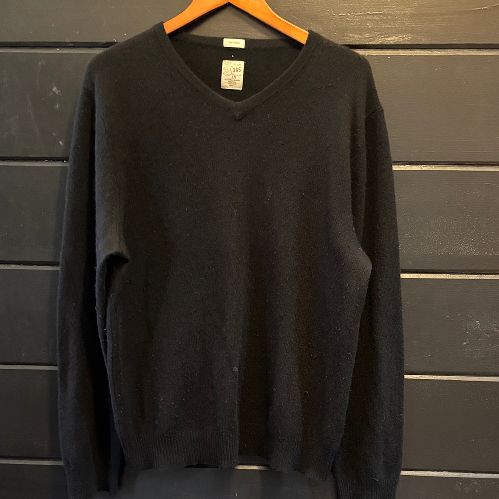Article Black V-Neck Cashmere Sweater